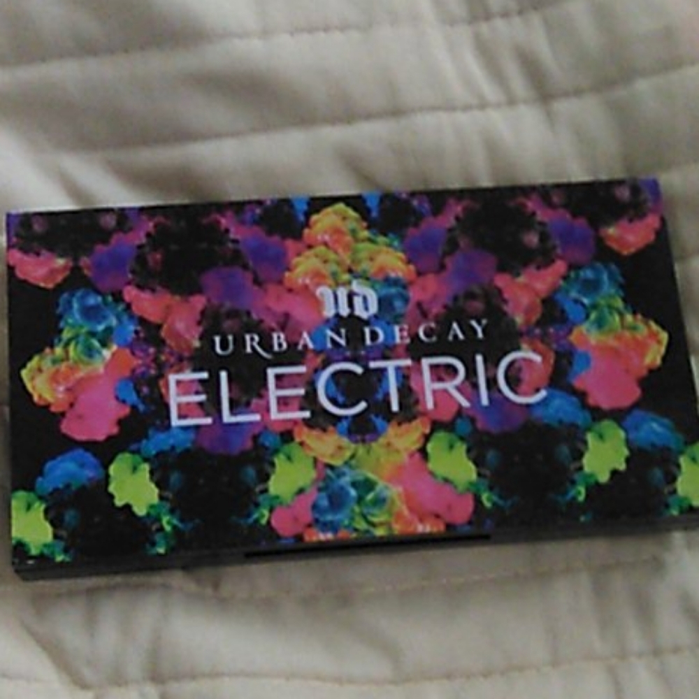 Urban Decay Electric Eye-shadow Palette